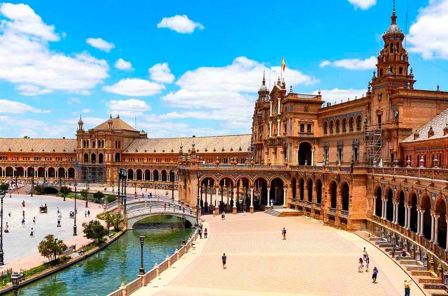 Cover Image for 20 Top Countries for Americans Looking to Live Abroad