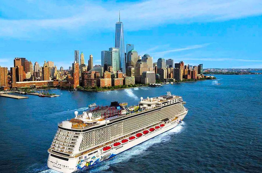 Cover Image for 8 Cruise Destinations That Don’t Need a Passport