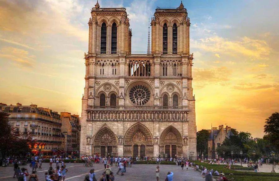 Cover Image for The Remarkable History of Paris's Notre Dame Cathedral Before the Fire (Video)