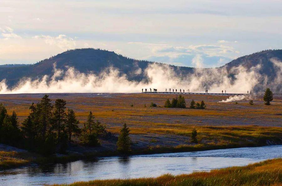Cover Image for 6 Pitfalls to Avoid in Yellowstone National Park, From a Local's Perspective
