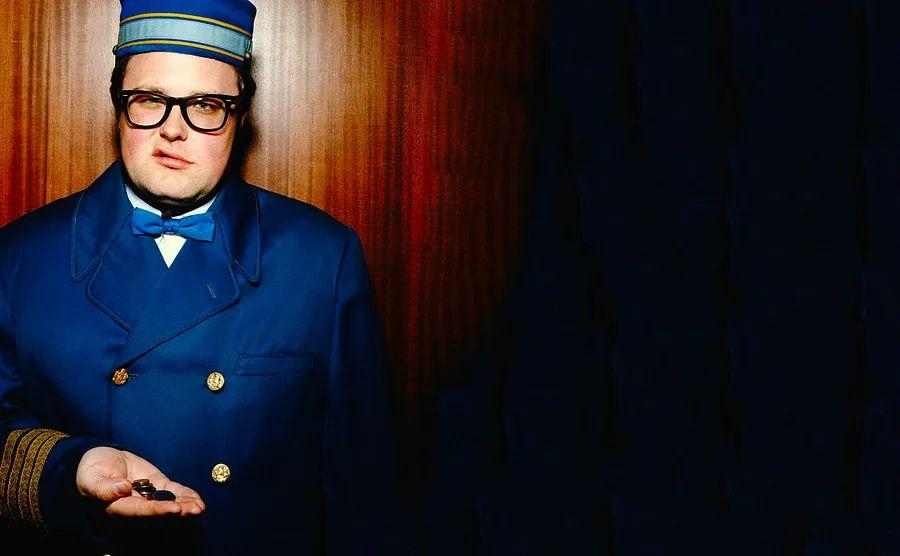 Cover Image for What Amount Should You Tip Your Bellman?