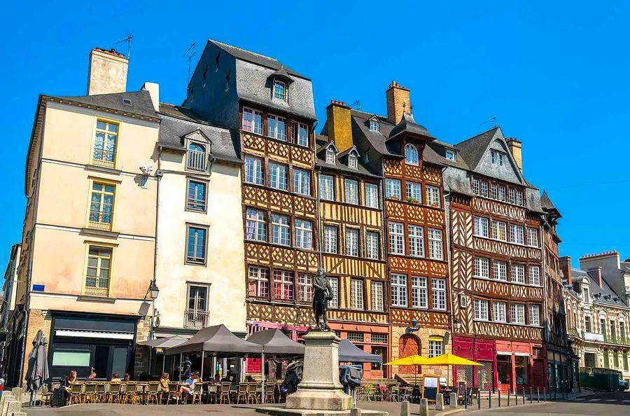 Cover Image for I sold my home in the U.S. and moved to France for retirement—here's what I discovered during my journey.
