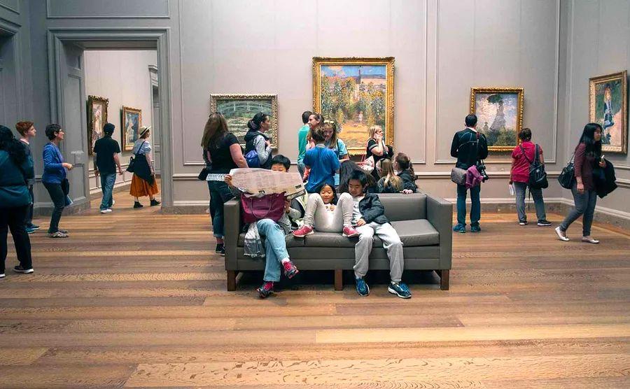 Cover Image for 15 Common Museum Etiquette Mistakes and How to Avoid Them