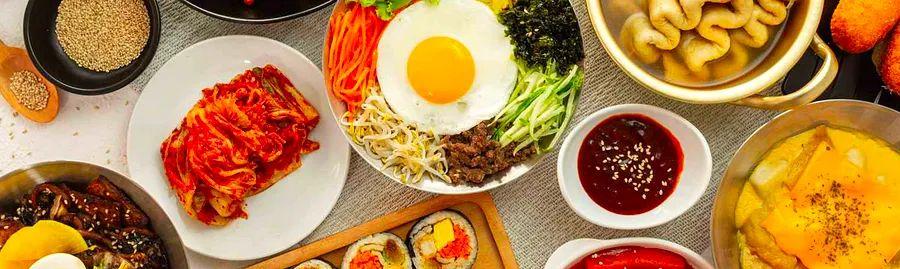 Cover Image for Essential Korean Cuisine: A Journey Through Korea's Finest Dishes