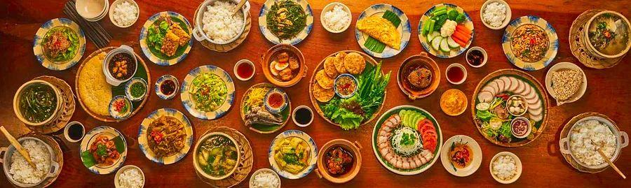 Cover Image for Indulge in the Finest Traditional Vietnamese Cuisine: Which Dish Do You Prefer?