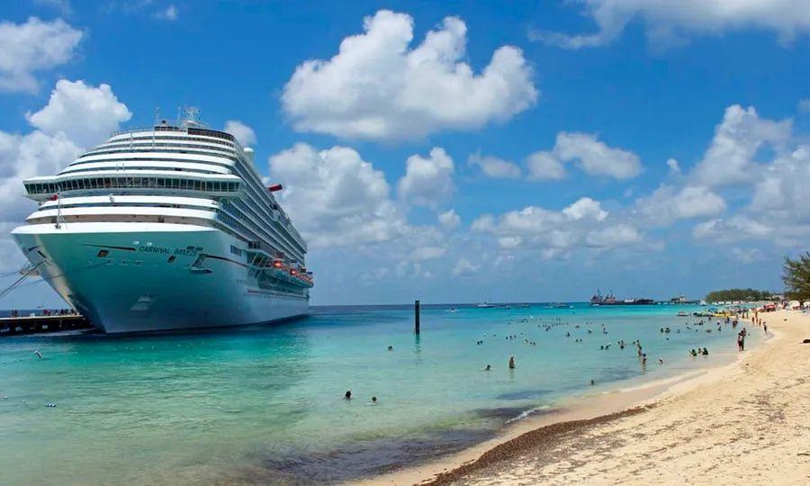 Cover Image for A Tropical Paradise Awaits in Grand Turk