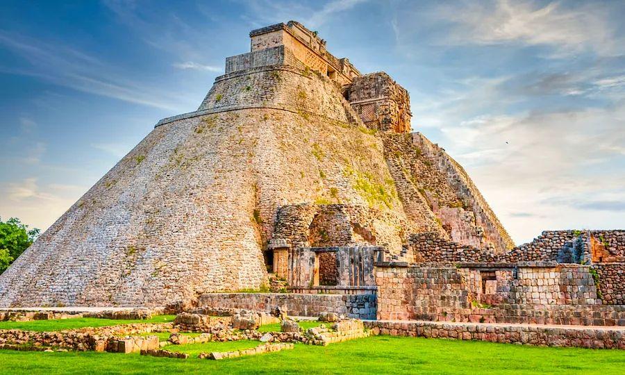 Cover Image for Discovering the Rich History of the Caribbean