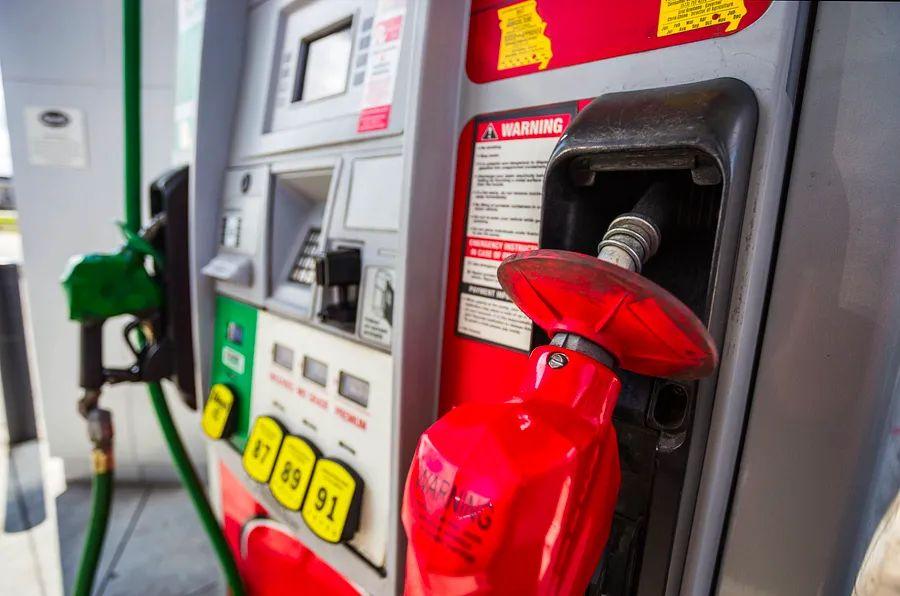 Cover Image for Over half of Americans report that soaring gas prices will prevent them from traveling for Thanksgiving