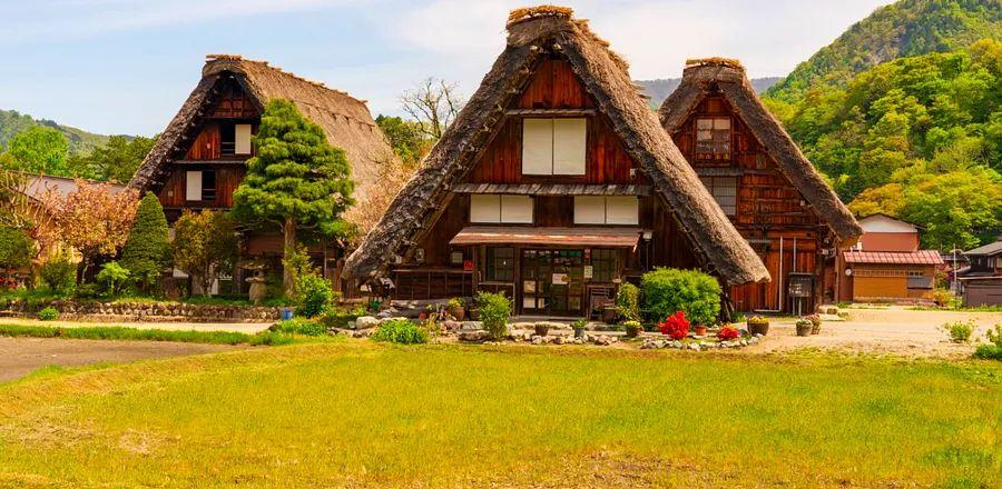 Cover Image for 7 Enchanting Small Towns in Japan You Need to Explore
