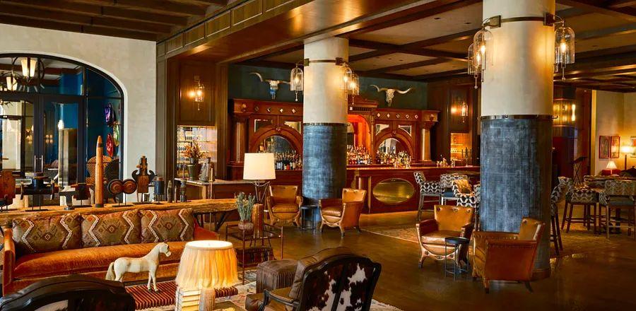Cover Image for A New Opulent Hotel in Fort Worth, Texas, Celebrates Cowboy Fashion
