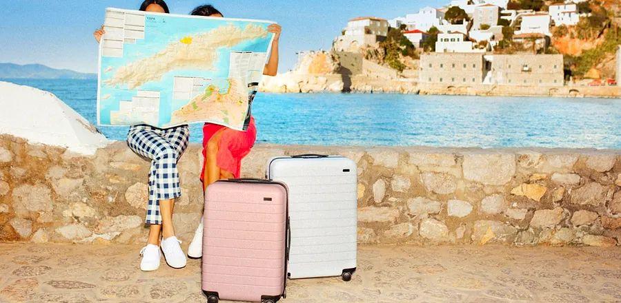 Cover Image for Enjoy Discounts of Up to $100 on Luggage During Away’s Black Friday Sale