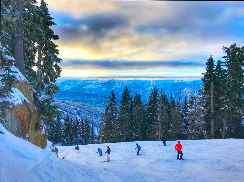 Cover Image for Get ready for winter: Ski for free by presenting your airline boarding pass