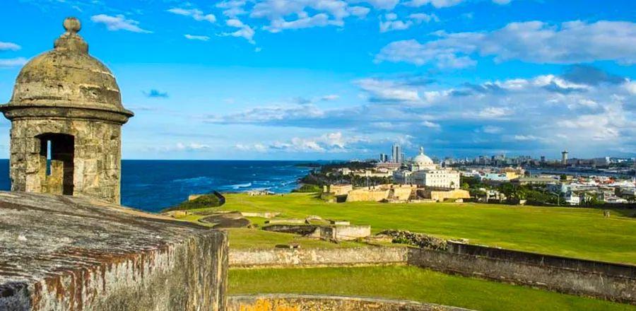 Cover Image for Puerto Rico Welcomes Pulitzer Prize–Nominated Poet Elizabeth Alexander