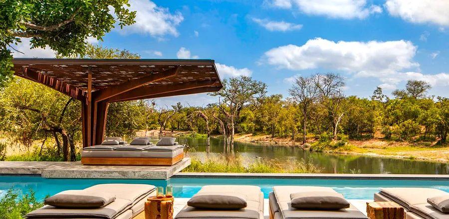 Cover Image for Exploring a South African Lodge Powered Entirely by Solar Energy (Including Electric Land Cruisers)