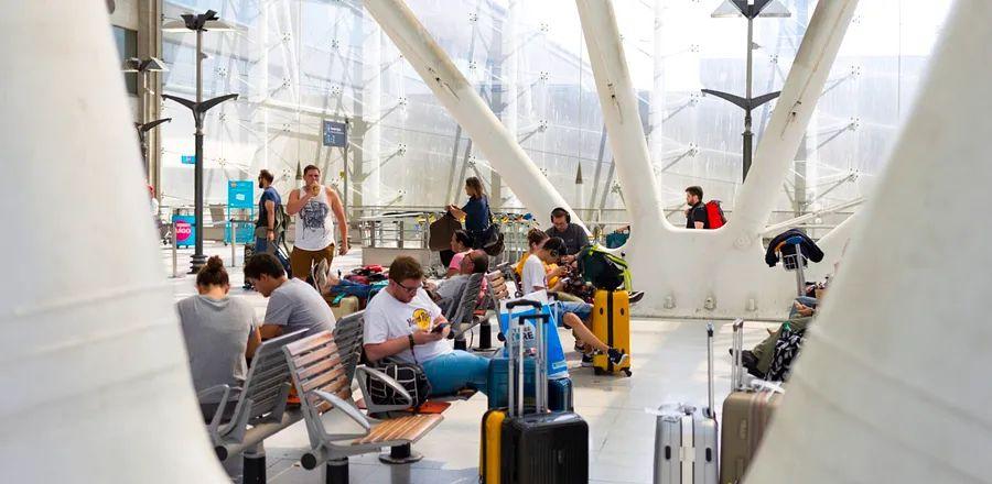 Cover Image for I Found Myself Stuck During the Global Tech Crisis—Here Are 11 Travel Habits I’ll Always Follow From Now On