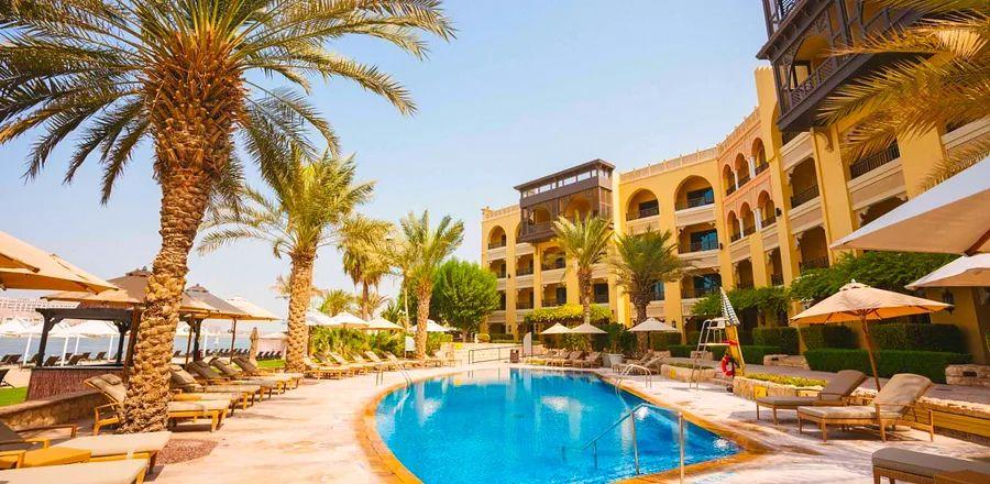 Cover Image for This Airline’s New Stopover Program Offers Complimentary Stays at Luxury Hotels