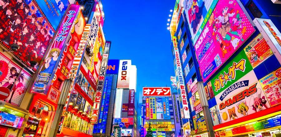 Cover Image for United Airlines Launches New Nonstop Flights to Asia