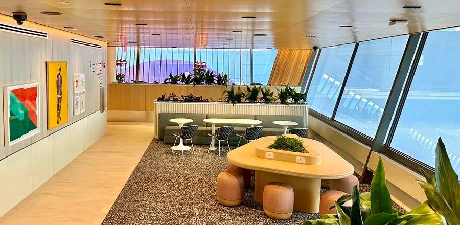 Cover Image for Homemade Pop Tarts, Artisan Ceramics, and Midcentury Aesthetics: Capital One Launches New Airport Lounge at Washington Dulles