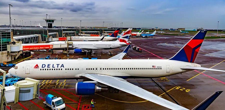 Cover Image for Delta Retracts Major Changes to SkyMiles Program and Lounge Access