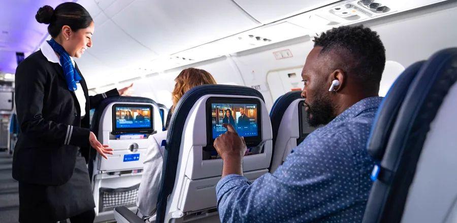 Cover Image for Could the Future of Air Travel Be Wireless? United and Apple Think So.