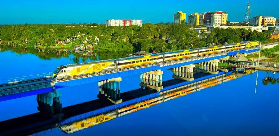 Cover Image for Florida's New High-Speed Train Route—Here’s What to Expect