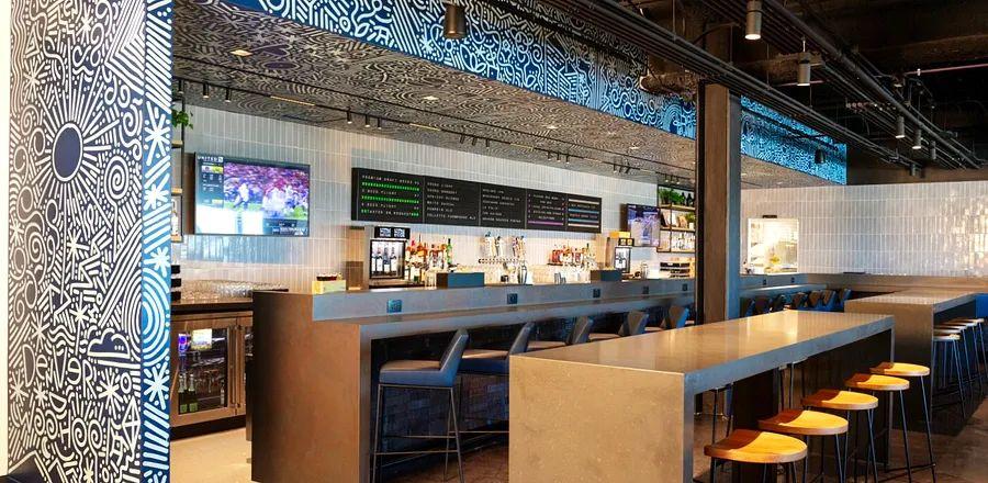 Cover Image for United Has Launched Its Largest Club Lounge Ever