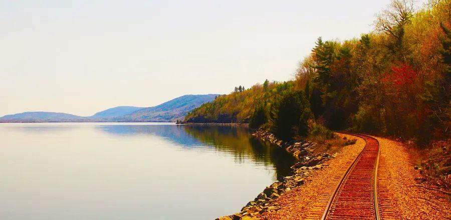 Cover Image for Amtrak Has Reopened 3 Scenic Train Routes Across North America