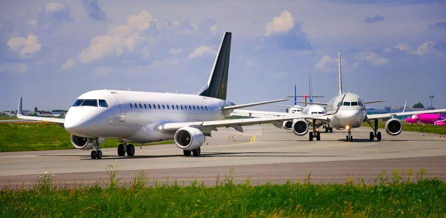 Cover Image for Airlines Are Abandoning Carbon Offsets. This Is a Misstep.