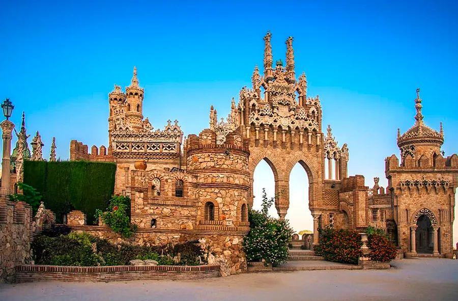 Cover Image for Must-Do Activities in Malaga, Spain