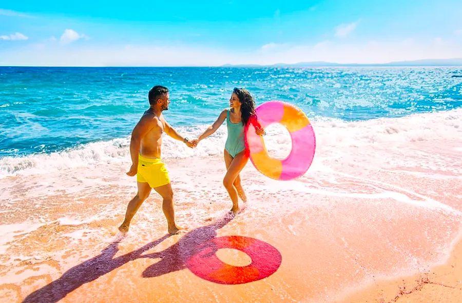 Cover Image for What to Pack for a Bermuda Cruise: Year-Round Outfit Tips