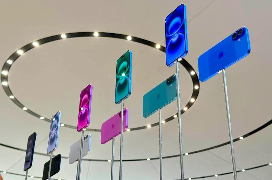 Cover Image for Here are 9 travel-centric enhancements arriving with Apple's iPhone 16, AirPods, and Watch series.