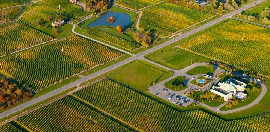 Cover Image for Visiting Niagara Falls? Be Sure to Explore This Charming Nearby Town.