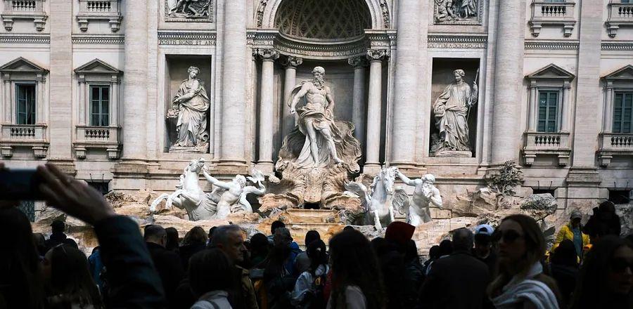 Cover Image for Are Tourists Detrimental to Travel?