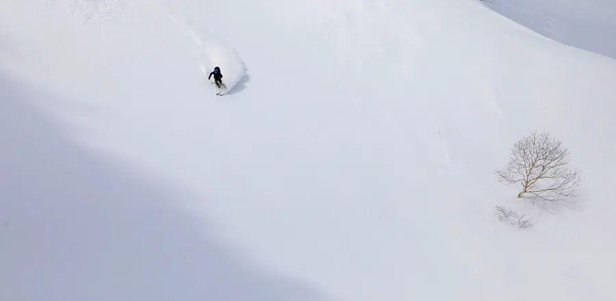 Cover Image for In Japan, Skiing on a Dormant Volcano Elevates Adventure to New Levels
