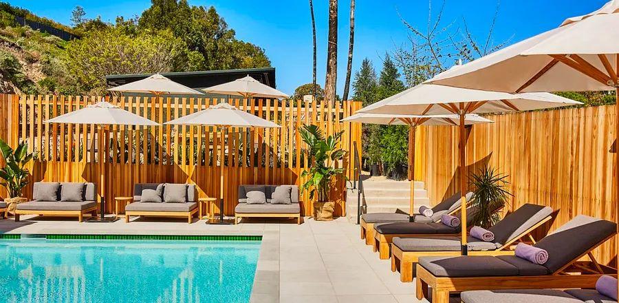 Cover Image for This Renovated Malibu Hotel Provides a Charming Vintage Escape
