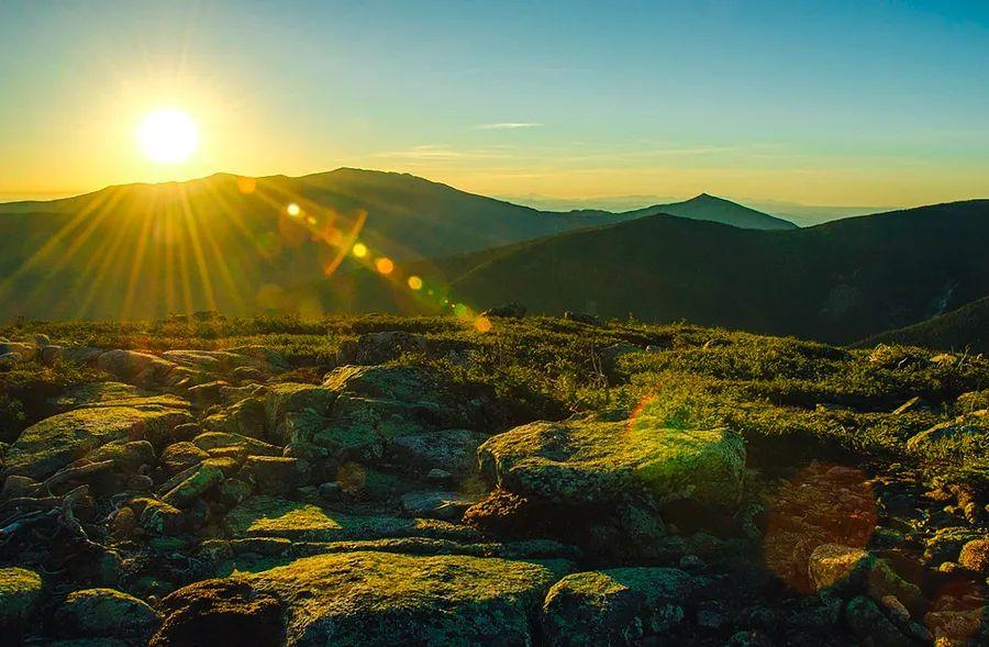 Cover Image for Long Weekend Escapes: Discover Why This New Hampshire Ski Town Is an Ideal Summer Retreat
