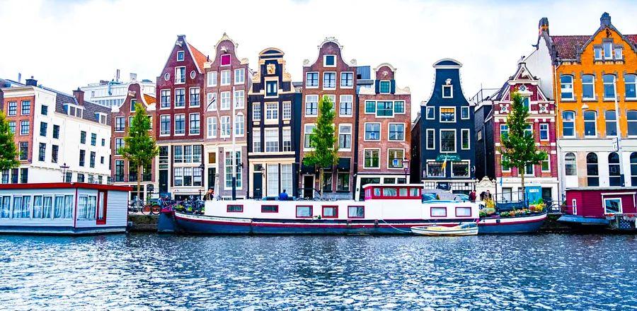 Cover Image for JetBlue Introduces New European Flights—Perfect Timing for Summer