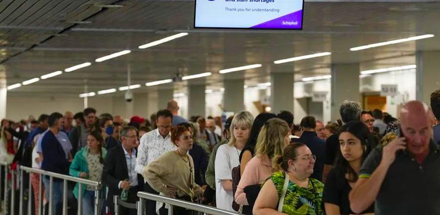 Cover Image for The Current Chaos in European Air Travel