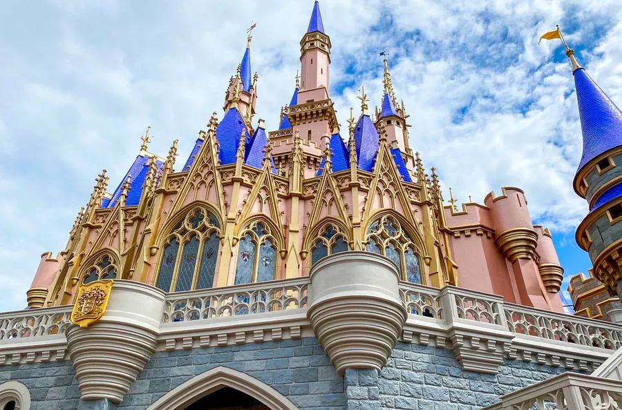 Cover Image for You can now reserve Mears' new shuttle service to Disney resorts — Here’s the cost breakdown