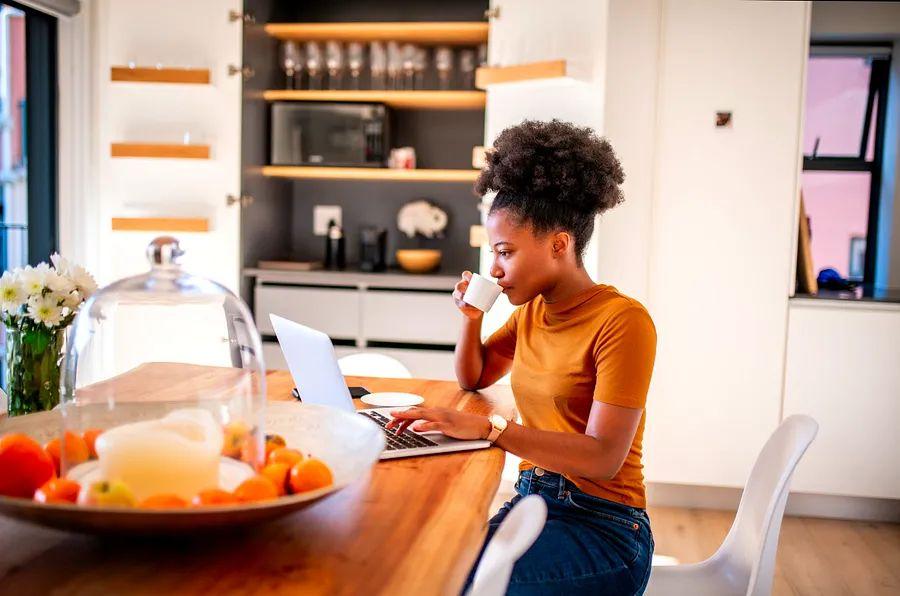 Cover Image for How to Prevent Your Airline and Hotel Points and Miles from Expiring