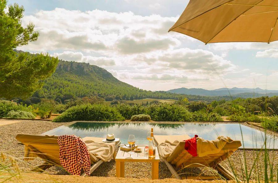 Cover Image for Autumn Promotion: Double Points on Stays at Hyatt Mr & Mrs Smith Hotels