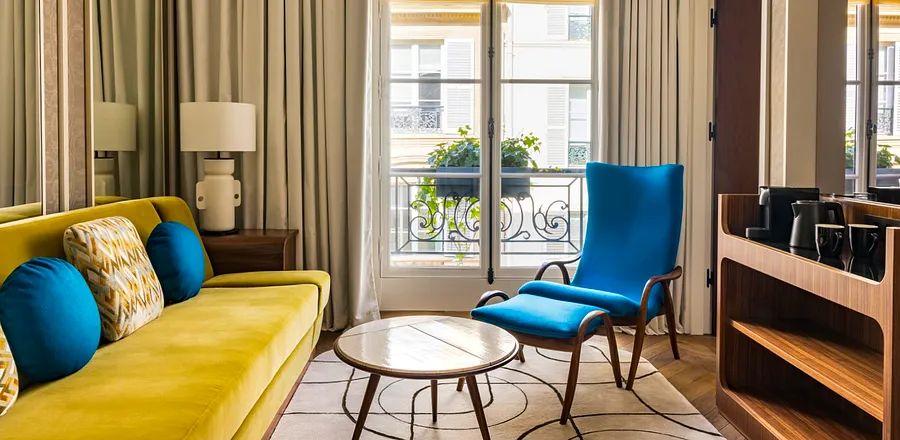 Cover Image for This New Parisian Hotel Feels Like the Stylish Home of a Close Friend
