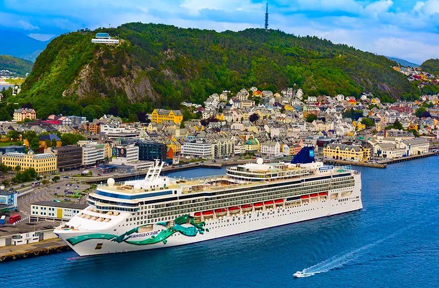 Cover Image for 2024 Cruises Departing from London (Southampton)