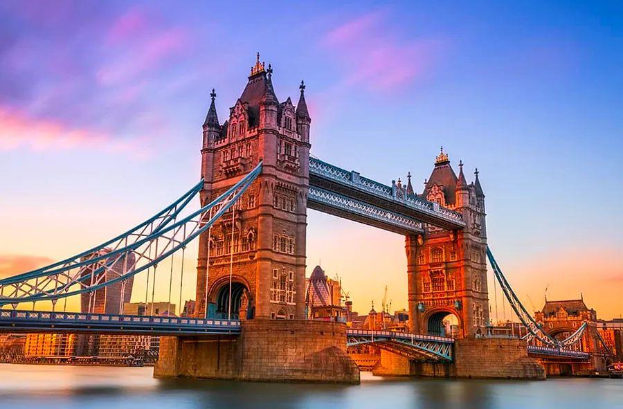 Cover Image for Discover the Romance of England Inspired by This Beloved Period Drama