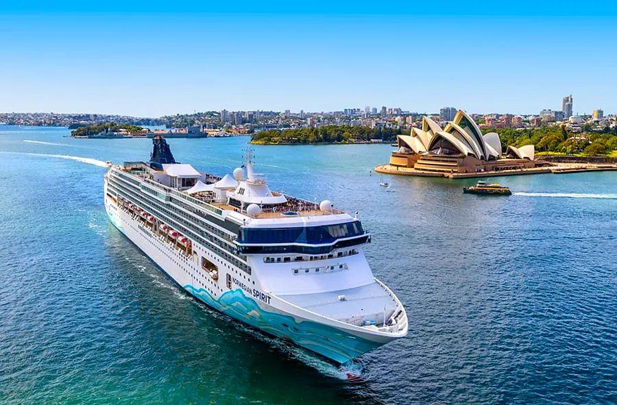 Cover Image for 2024 Cruises in Australia & New Zealand