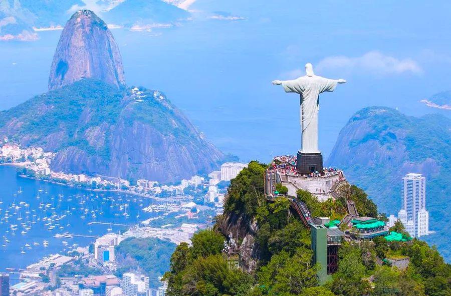 Cover Image for Exploring the Wonders of the World Through Cruising