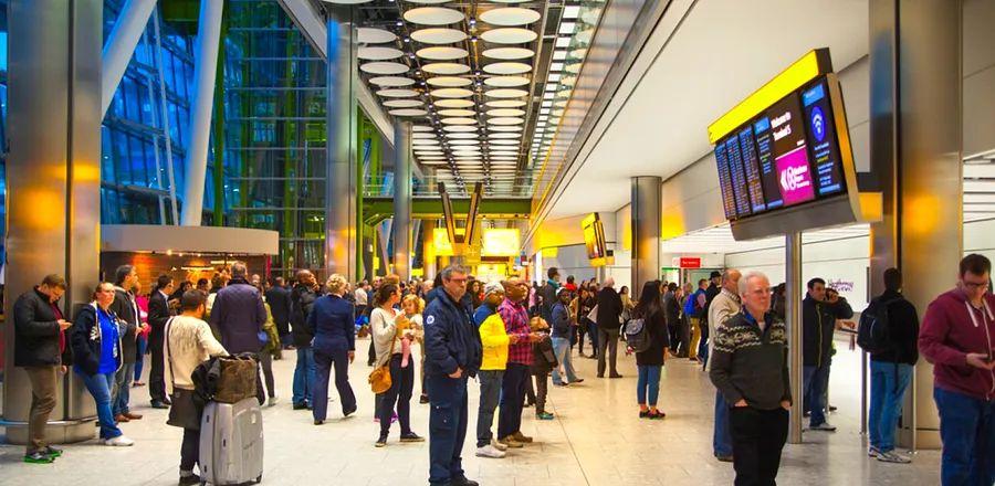 Cover Image for Heathrow Airport in London Prolongs Passenger Limits Through October