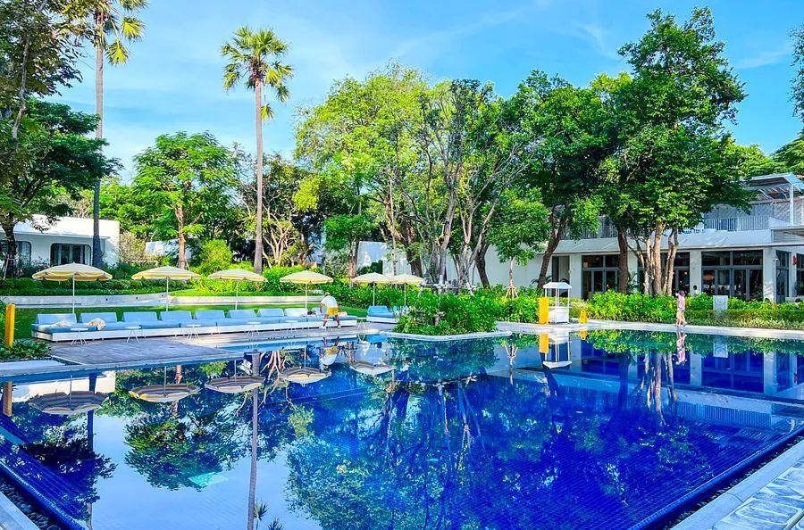 Cover Image for Everything You Need to Know About the Standard International Hotel Group Joining Hyatt