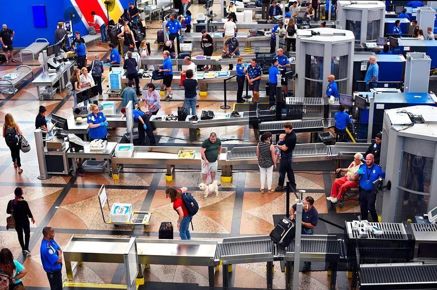 Cover Image for Is it possible to pass through airport security without an ID?
