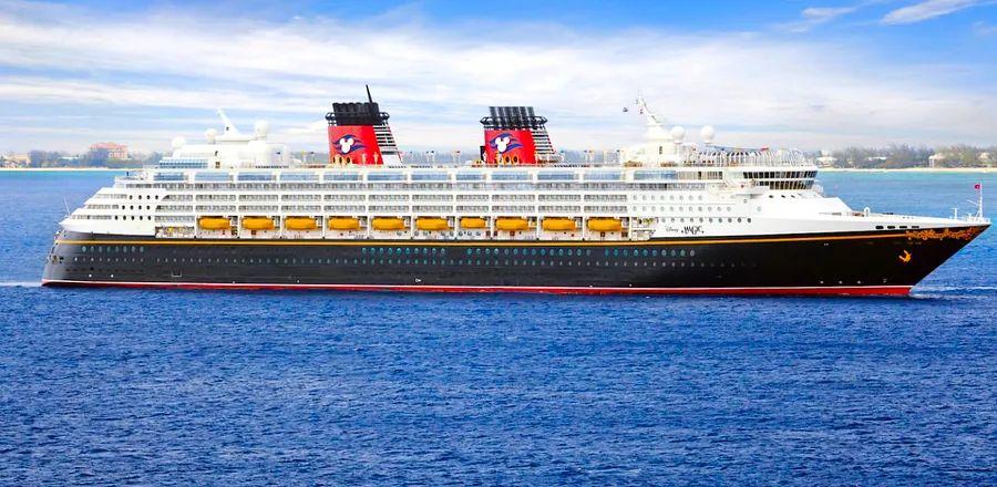 Cover Image for CDC Ceases Reporting COVID Case Numbers on Cruise Ships